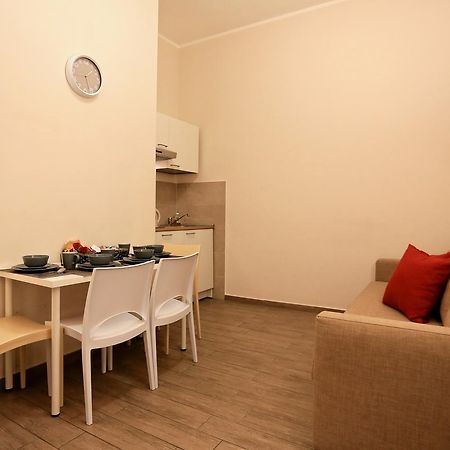 Apartcity Naples B&B ภายนอก รูปภาพ