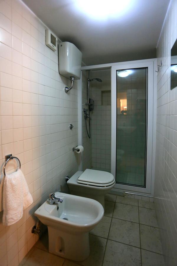 Apartcity Naples B&B ภายนอก รูปภาพ